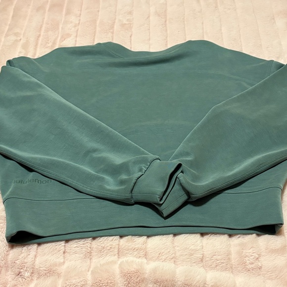 lululemon athletica green, soft stream Cropped Sweatshirt - Picture 3 of 3